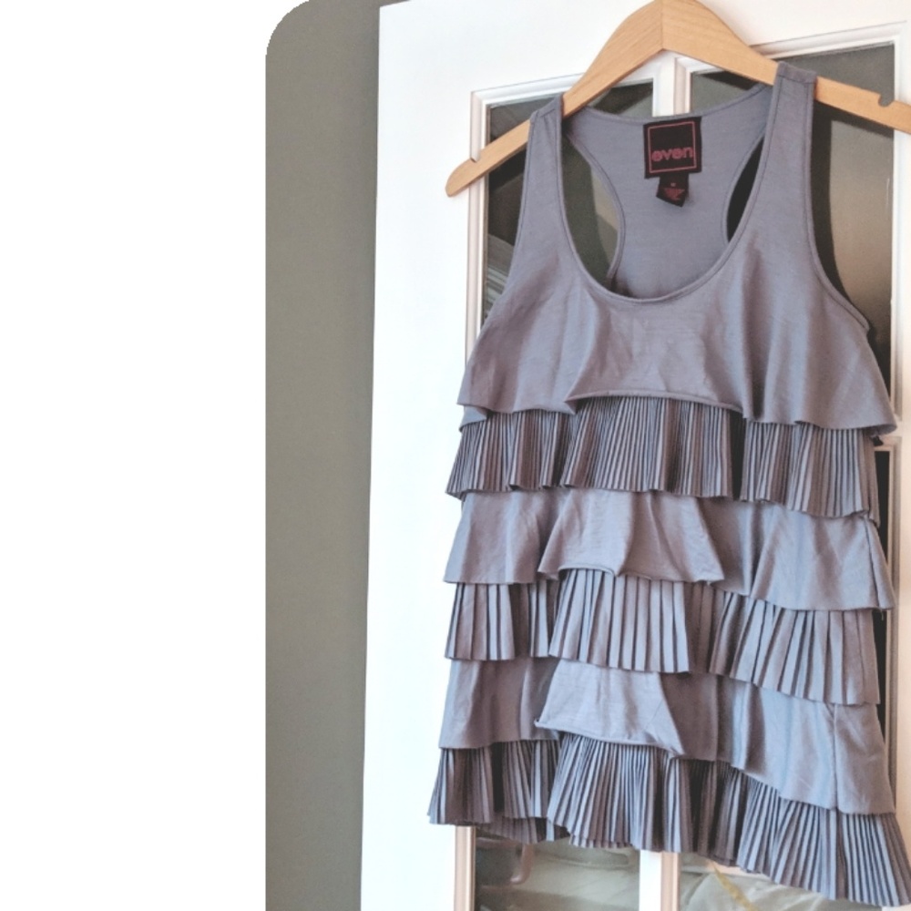 ‼️ Even Grey Ruffle Tank Size M